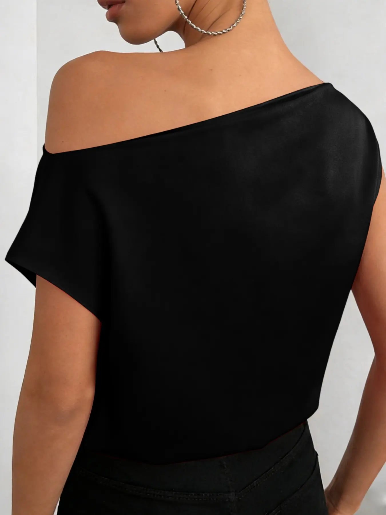 Elevate Your Wardrobe with Our Chic Women's Asymmetrical One Shoulder Blouse - Perfect for All Seasons!